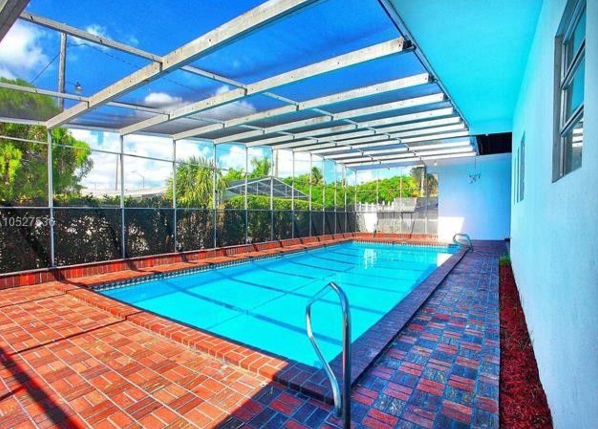 17100 NE 22 Av, North Miami FL 33160