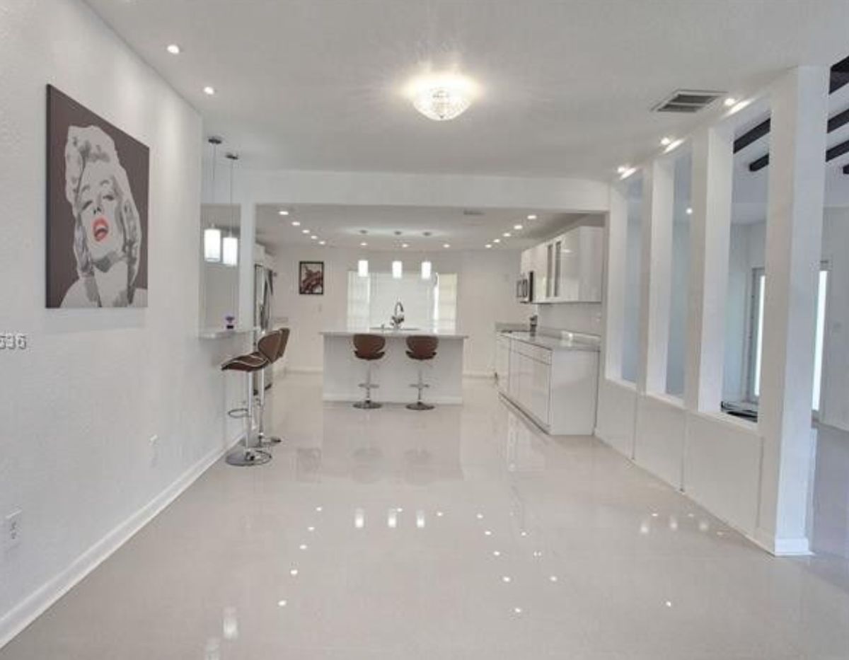17100 NE 22 Av, North Miami FL 33160